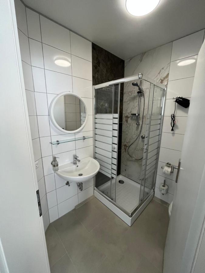 Uebernachtung By Tag Apartment Kassel Exterior photo